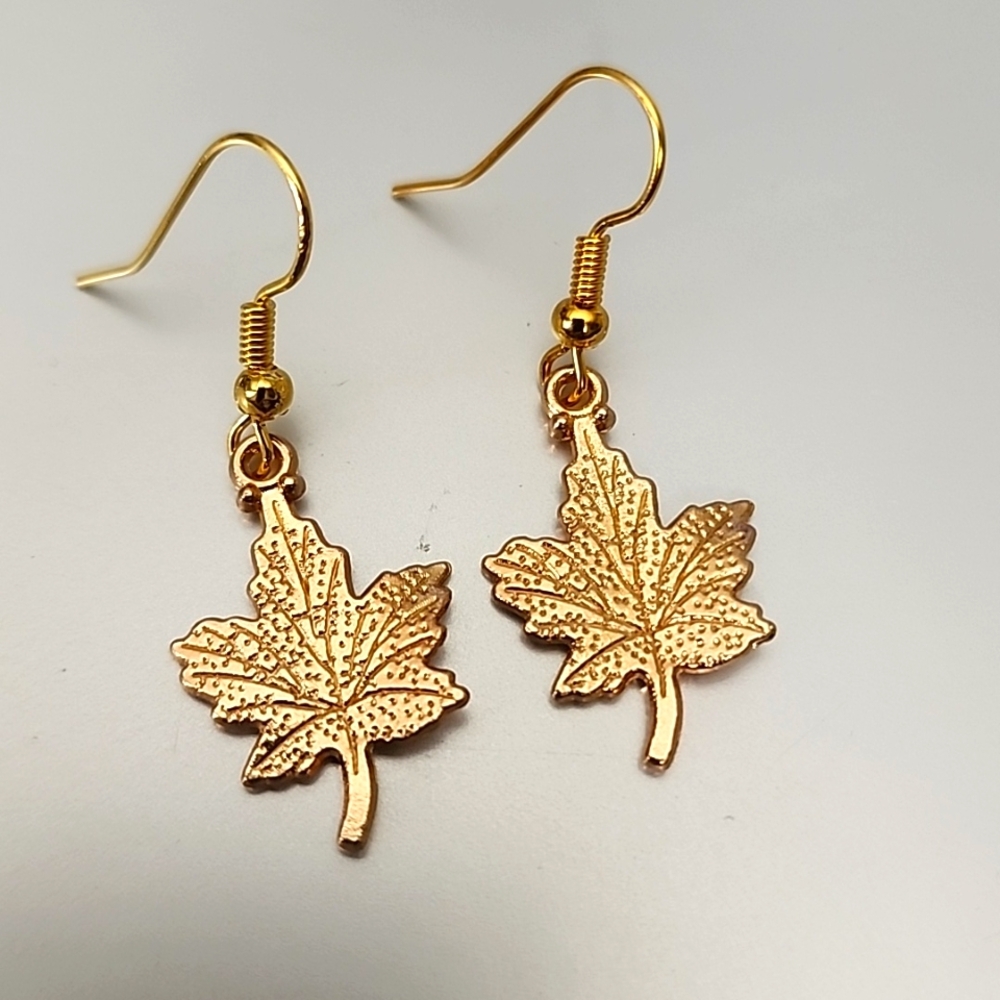 925S post Maple Leaf Earrings Tibeten Alloy